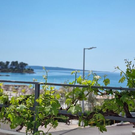 Apartment Lucka ラブ エクステリア 写真