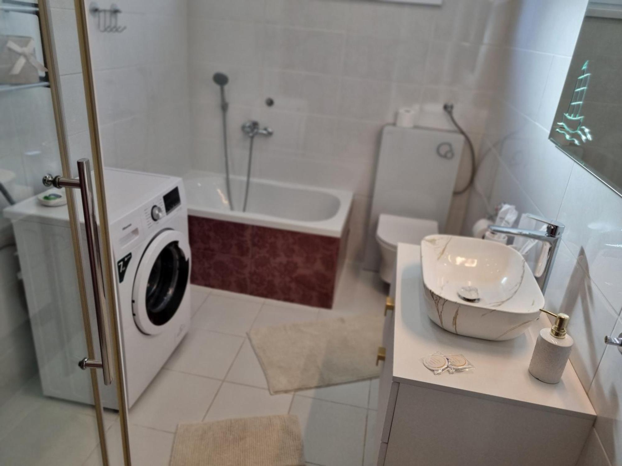 Apartment Lucka ラブ エクステリア 写真